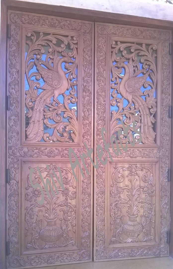 WOODEN CARVED DOOR